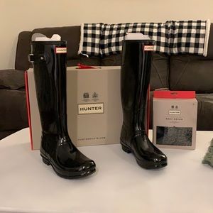 Hunter boots w/ out socks !